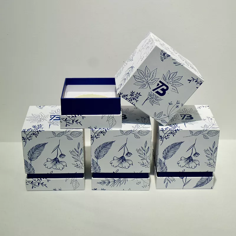 뚜껑이 있는 선물 상자를 만드는 데 어떤 재료가 사용됩니까? 뚜껑이 있는 선물 상자를 만드는 데 어떤 재료가 사용됩니까?