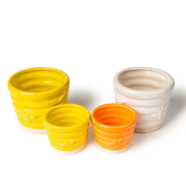 당신의 공간과 선물 경험을 향상시키고 싶습니까? 사랑스러운 꿀벌 디테일이 있는 밀랍 세라믹 양초 항아리를 사용해 보세요!